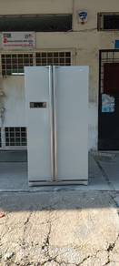 Jenama samsung 2 doors fridge side by side 565L