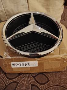 Mercedes Grill Logo