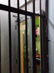 Apartment For Sale in Taman Pinggiran Putra