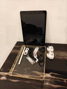 Ipad 9th gen 256GB WIFI (USED)