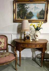 kayu jati half moon console table