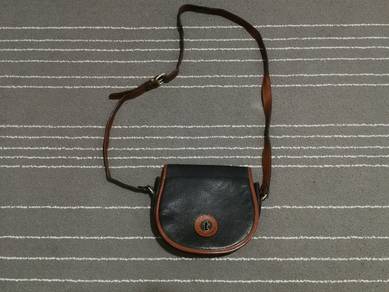 a. testoni DINAMICO luxury leather sling bag vinta