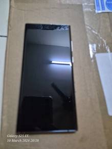 Samsung S22 Ultra screen AMOLED