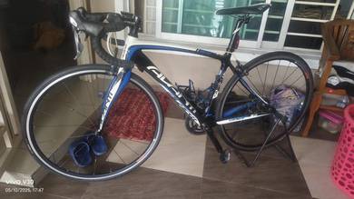 Avanti Model Cadent 2.0 full body carbon