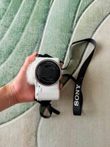 Sony ZV-E10 with accessories (2025)