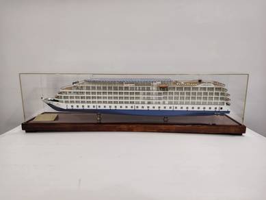 "Century Diamond” Cruise Ship Model (±1 Meter)