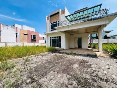 Bungalow House For Sale in Ayer Keroh,MLK