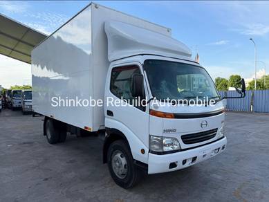 Hino xzu 17ft lorry box van /Bdm7500kg /unregister