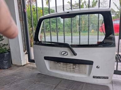 Pintu belakang Perodua Viva