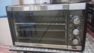 Electric oven for a good condition