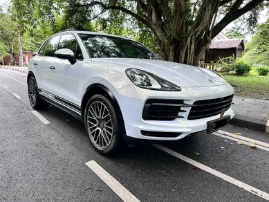 2023 Porsche Cayenne BASE