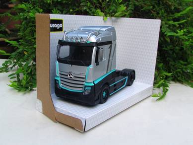 BBurago 1/43 MERCEDES Truck PETRONAS Lorry Head