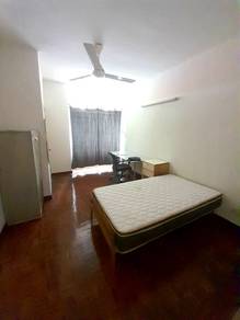 Room in Bandar Utama, SGR