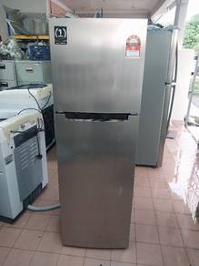 Peti sejuk/ ais/ fridge/ chest freezer. 