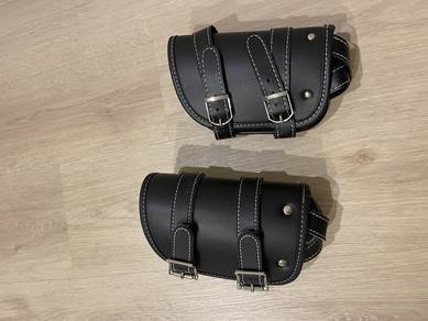 Motorcycle sidebag water bottle pouch