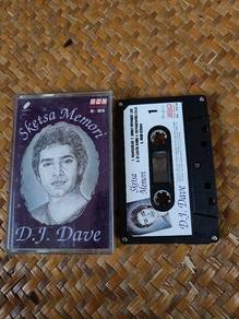 Kaset Sketsa Memori
D.J. Dave