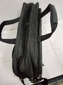 Tumi Massengger Laptop Bag