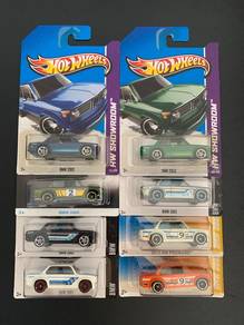 Hot Wheels BMW 2002 Set
