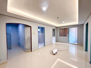 Flat For Sale in Kampung Lindungan