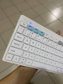 Samsung Smart Keyboard Trio 500 – Multi Device