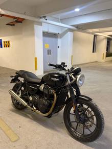 Triumph Street Twin