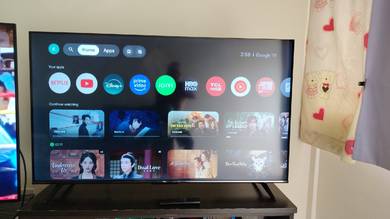 Tcl 55 inches Smart tv for sale. 