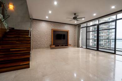 Condominium For Sale in The Peak Vista