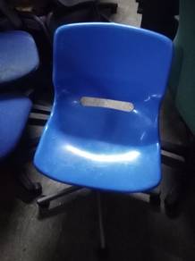 Blue Black Roller Plastic Chair TZ117