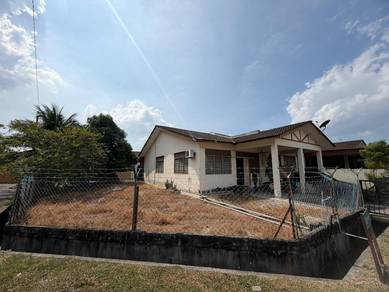 1-storey Terraced House For Sale in Lunas,KDH
