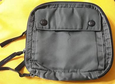 Waist/belt bag 20cm x 19cm x 8cm