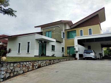 Bungalow House For Sale in Ayer Keroh,MLK