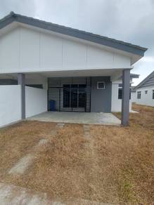 Semi-Detached House For Rent in Banting,SGR