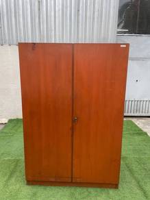 YE50P Almari Baju Klasik 4Ft 2 Doors Wardrobe