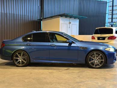 2012 BMW M5 (CBU)