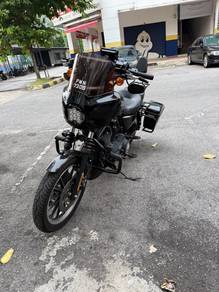 Harley-Davidson 883 Roadster