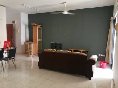 Apartment For Sale in Bayu Puteri Apartment