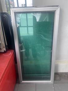 tingkap aluminium