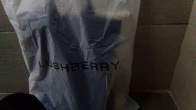 Lushberry Bag Large Contains 