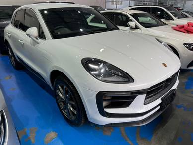 2021 Porsche Macan Turbo TURBO