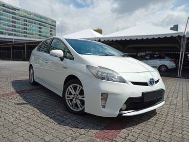 Toyota Prius LUXURY (HYBRID) in Kuchai Lama, KUL