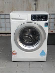Electrotlux 7-5kg  hot washer front load