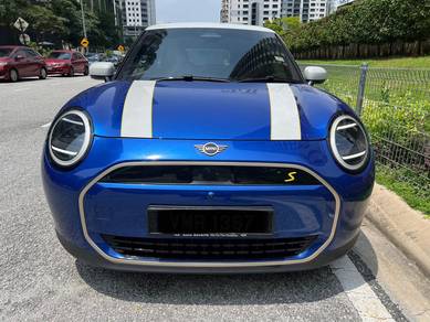 Mini Cooper SE in Mont Kiara, KUL