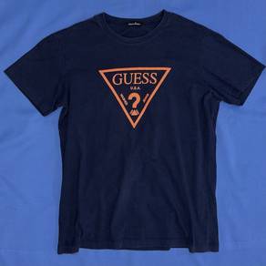 Pre-loved Original GUESS Tshirt L Size