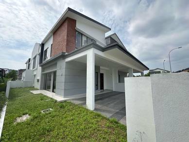 Semi-Detached House For Sale in Rawang,SGR