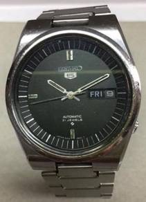 Vintage Seiko 5 Watch