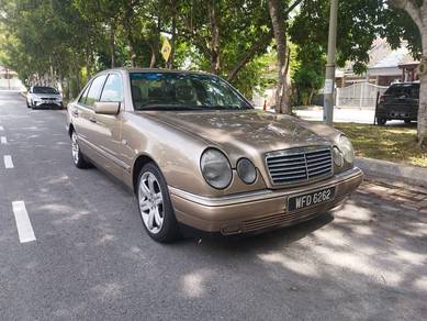 Mercedes Benz E230 230 AVANTGARDE (CBU) in Cheras, KUL