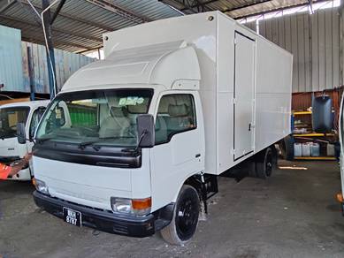 Nissan yu41 h5 17 kaki box van