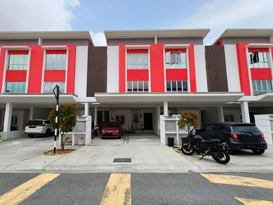 Townhouse For Auction in Puchong,SGR