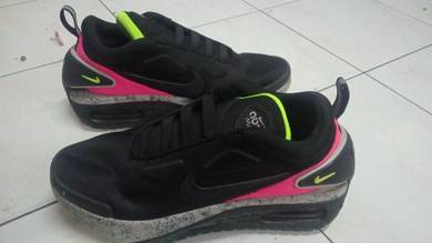 Nike shoes sports used 5 months only