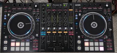 Pioneer DJ DDJ-SZ2 Professional DJ Controller